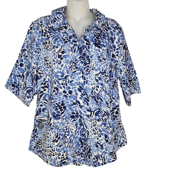 Chico's Shirt No Iron Women's Large Blue White Animal Print Short Sleeve Button - Picture 1 of 9